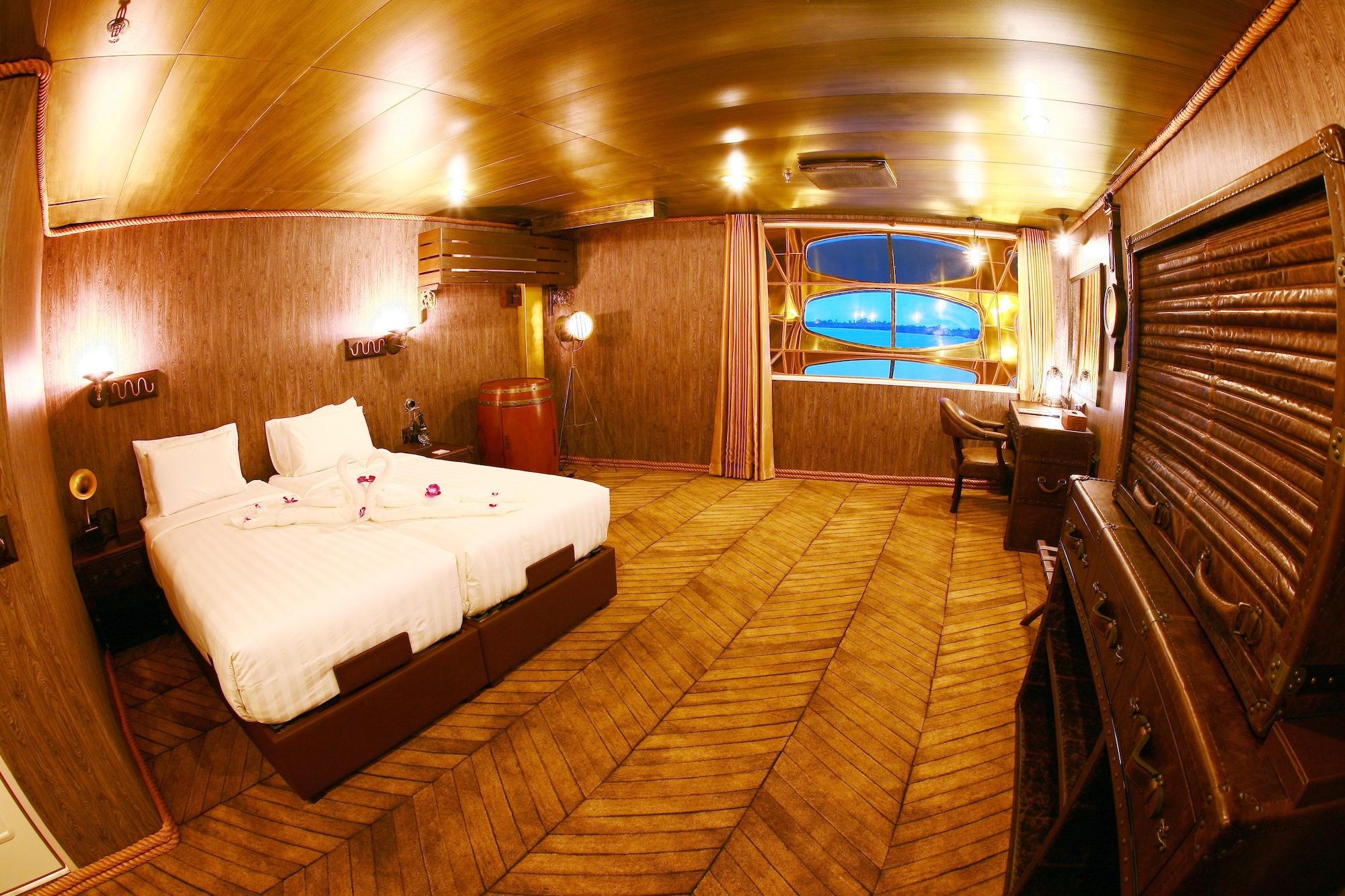 Vintage Luxury Yacht Hotel Yangon Exterior foto