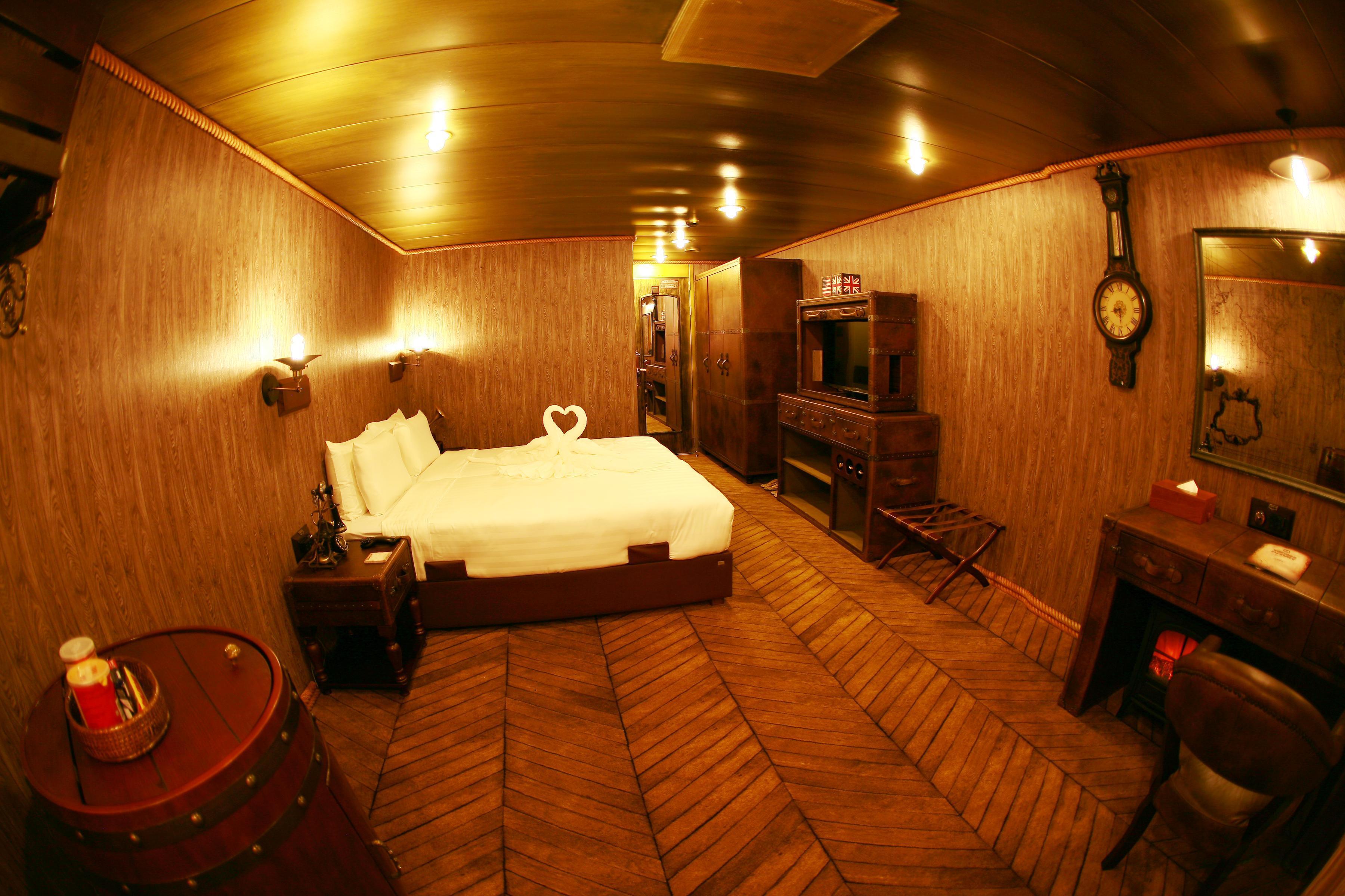 Vintage Luxury Yacht Hotel Yangon Exterior foto