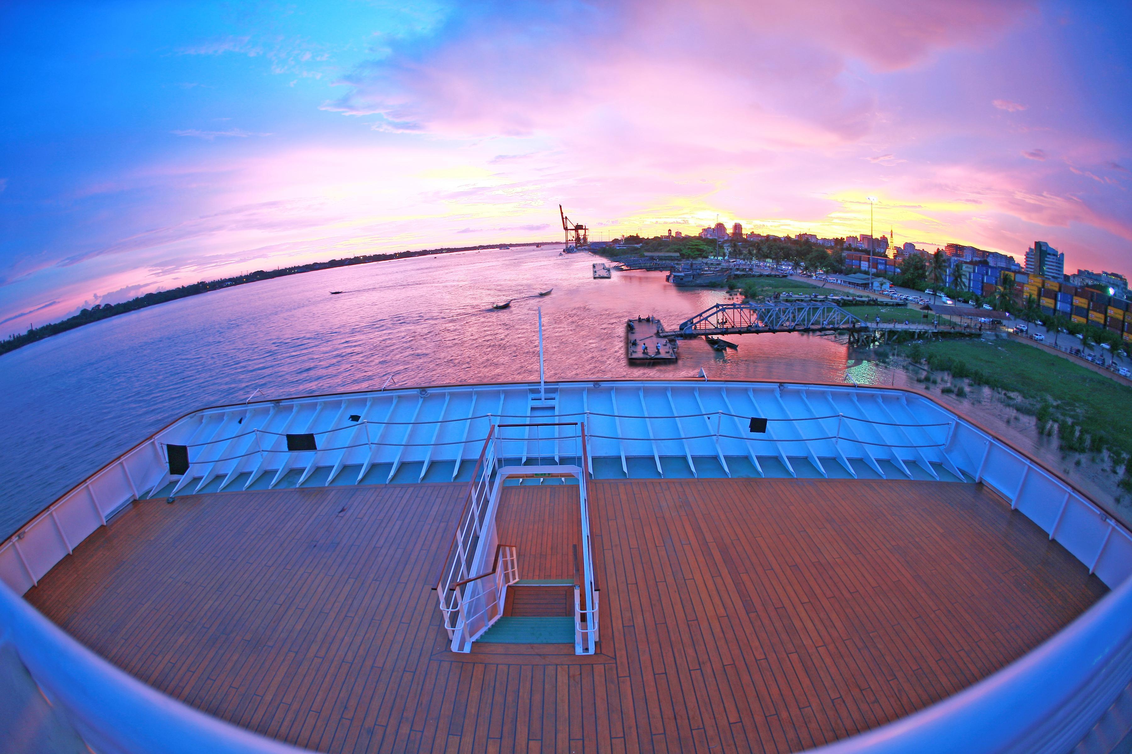 Vintage Luxury Yacht Hotel Yangon Exterior foto