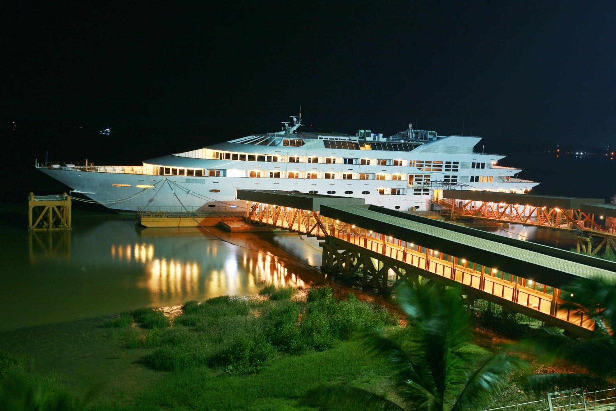 Vintage Luxury Yacht Hotel Yangon Exterior foto