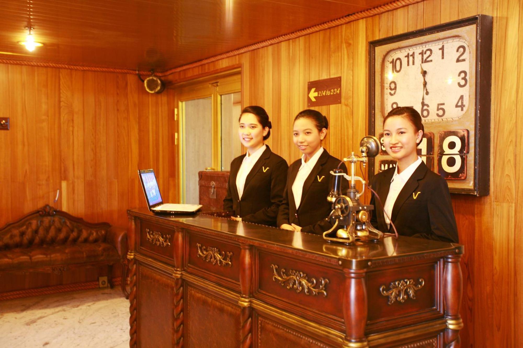 Vintage Luxury Yacht Hotel Yangon Exterior foto