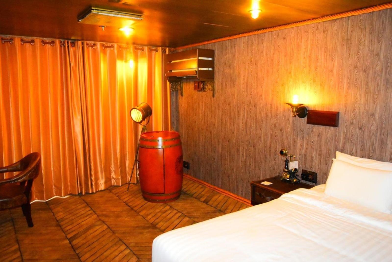 Vintage Luxury Yacht Hotel Yangon Exterior foto