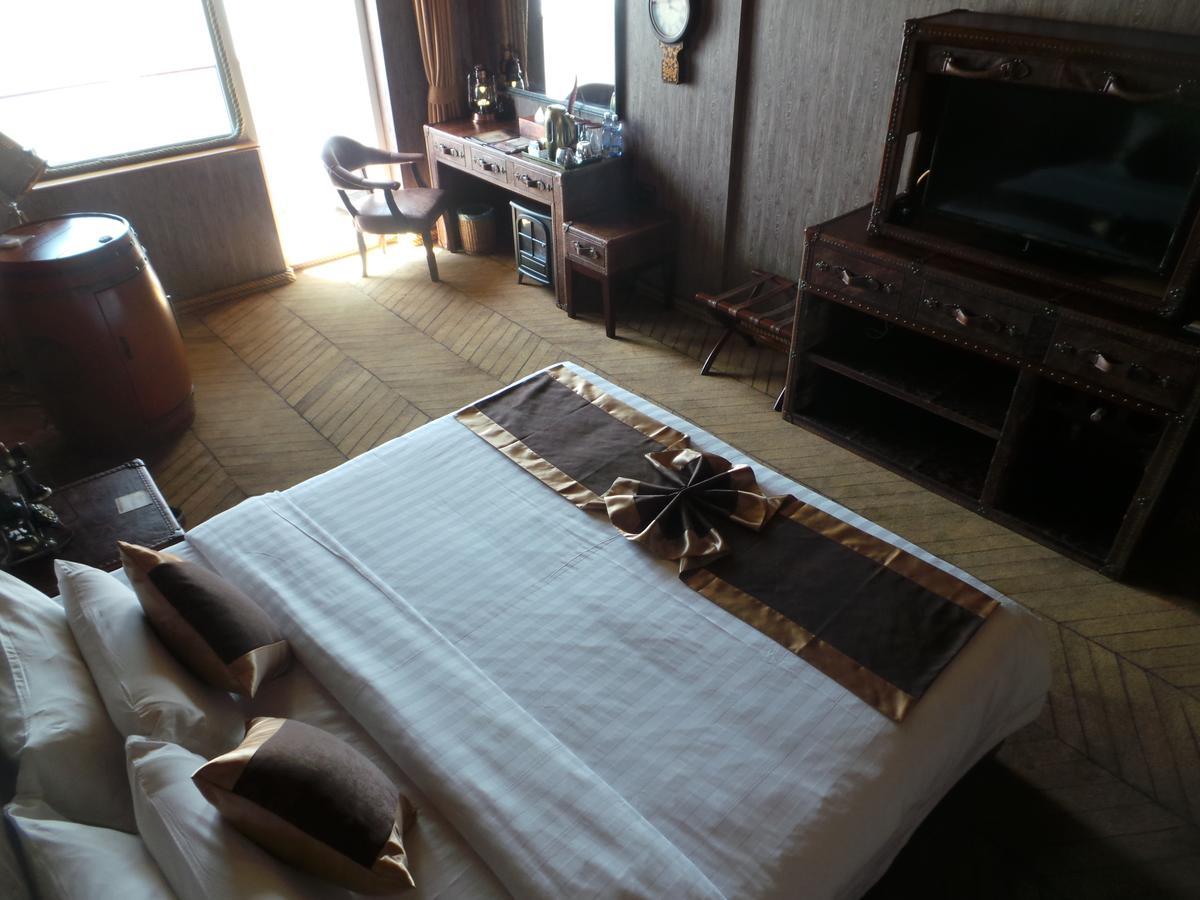 Vintage Luxury Yacht Hotel Yangon Exterior foto
