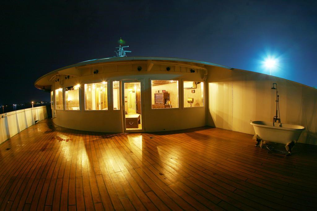 Vintage Luxury Yacht Hotel Yangon Exterior foto